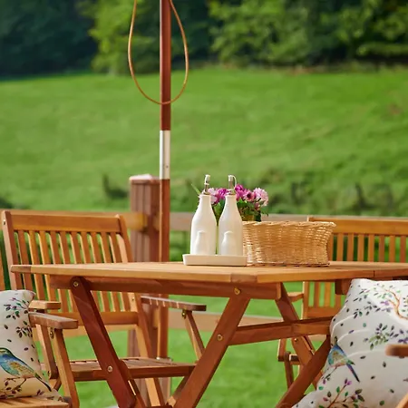 Semesterbostad Charmantes Forsthaus Beim Sorpesee *