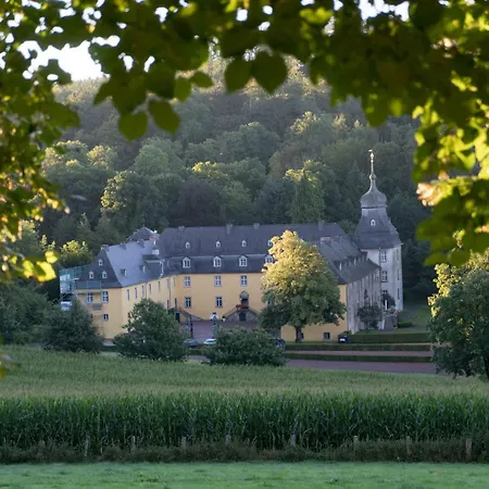 Charmantes Forsthaus Beim Sorpesee * Hoevel